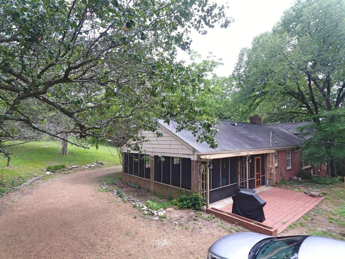 Nashville Elegance Enjoy Southern Comfort In Style Exterior photo